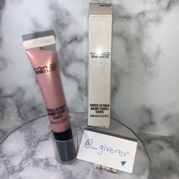 NIB SWEET TOOTH MINERALIZED TINTED LIP BALM MAC (Baking Beauties) - Picture 4 of 13